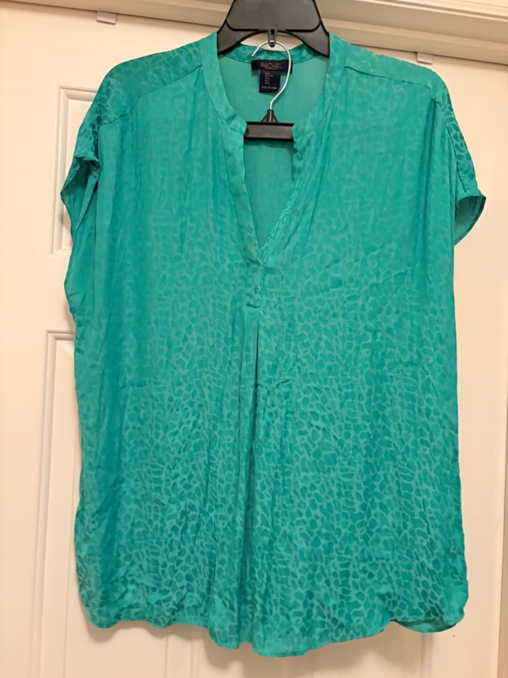 Green Top - Picture 3 of 3